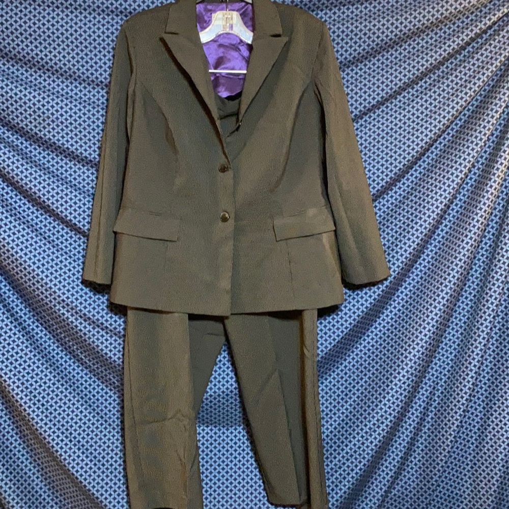 Plus size women’s pant suit
